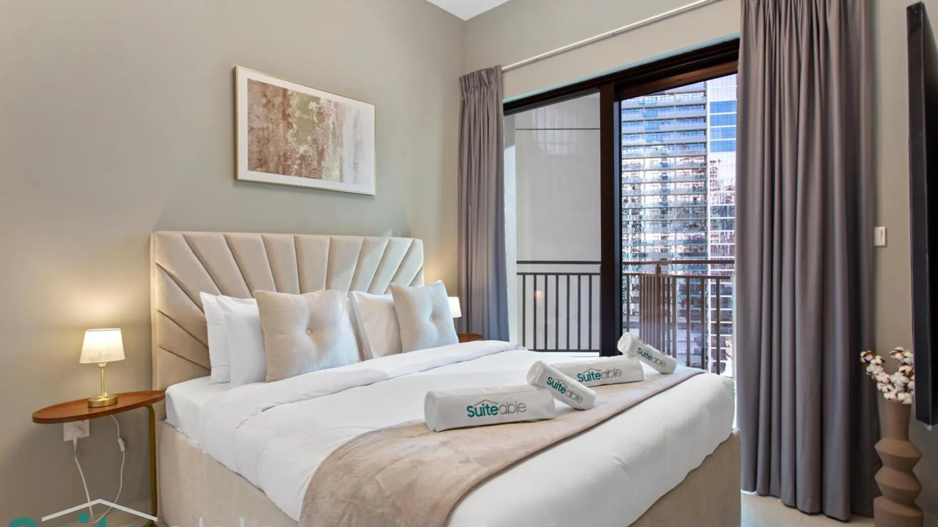 Modern And Relaxing 1 Bedroom In Zada Tower Dubai Apartment